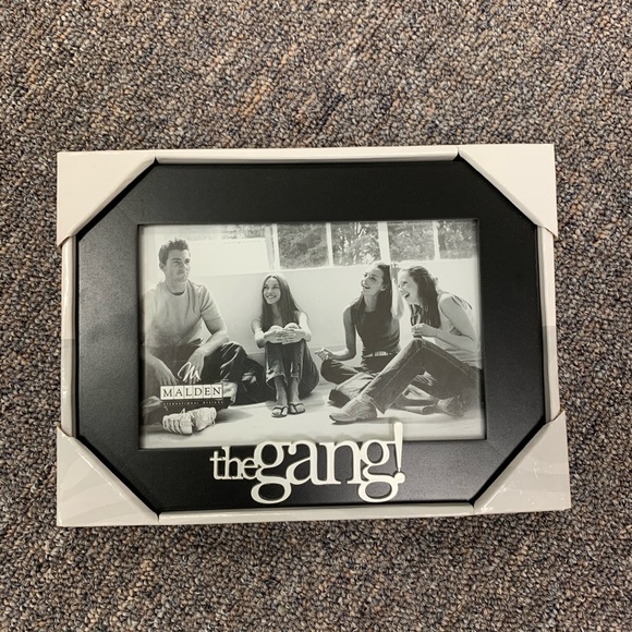 Malden Other - NWT “the gang” friends 4x6 photo frame